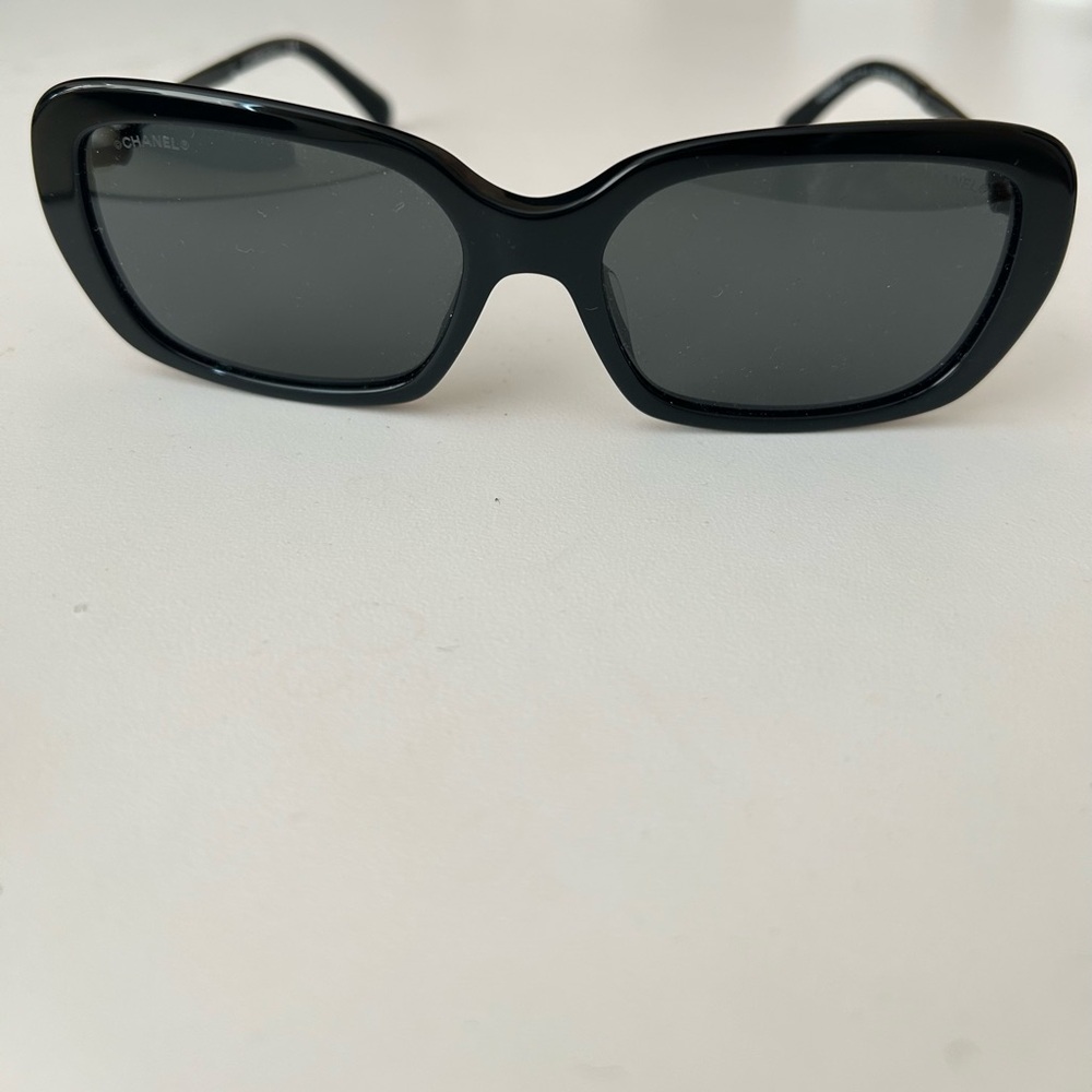 CHANEL 5427 PEARL EMBELLISHED Sunglasses